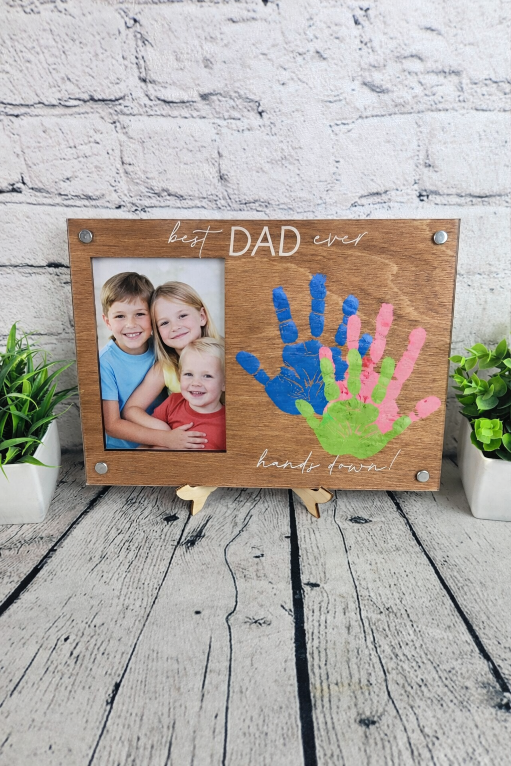 DIY “Hands Down Best Dad Ever” Handprint Frame