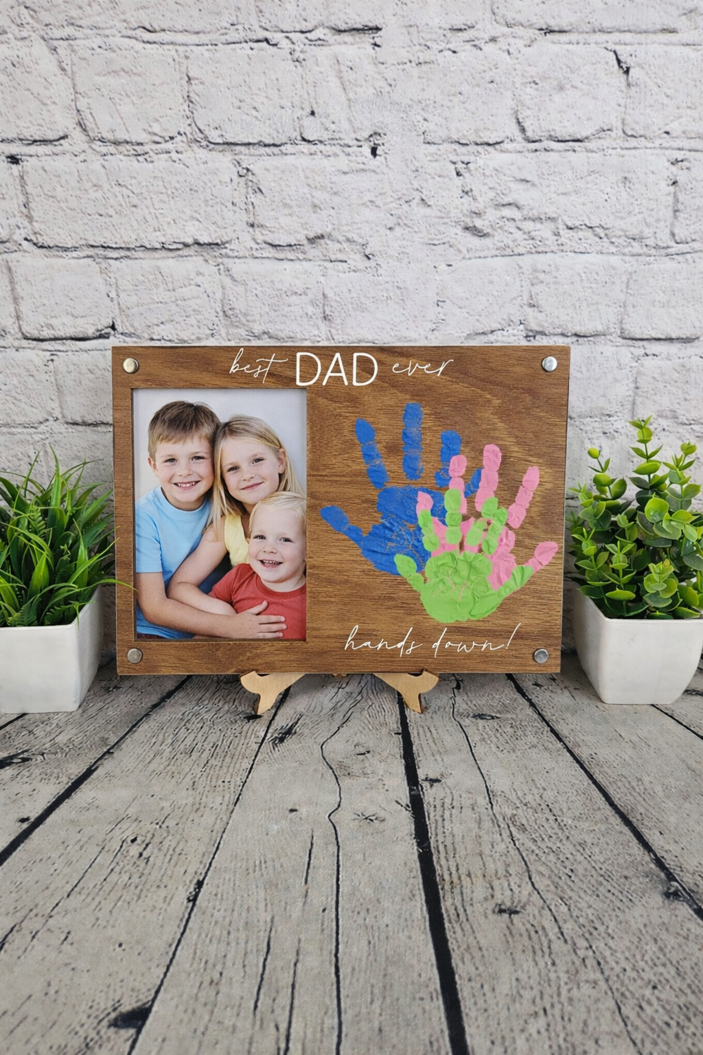 DIY “Hands Down Best Dad Ever” Handprint Frame