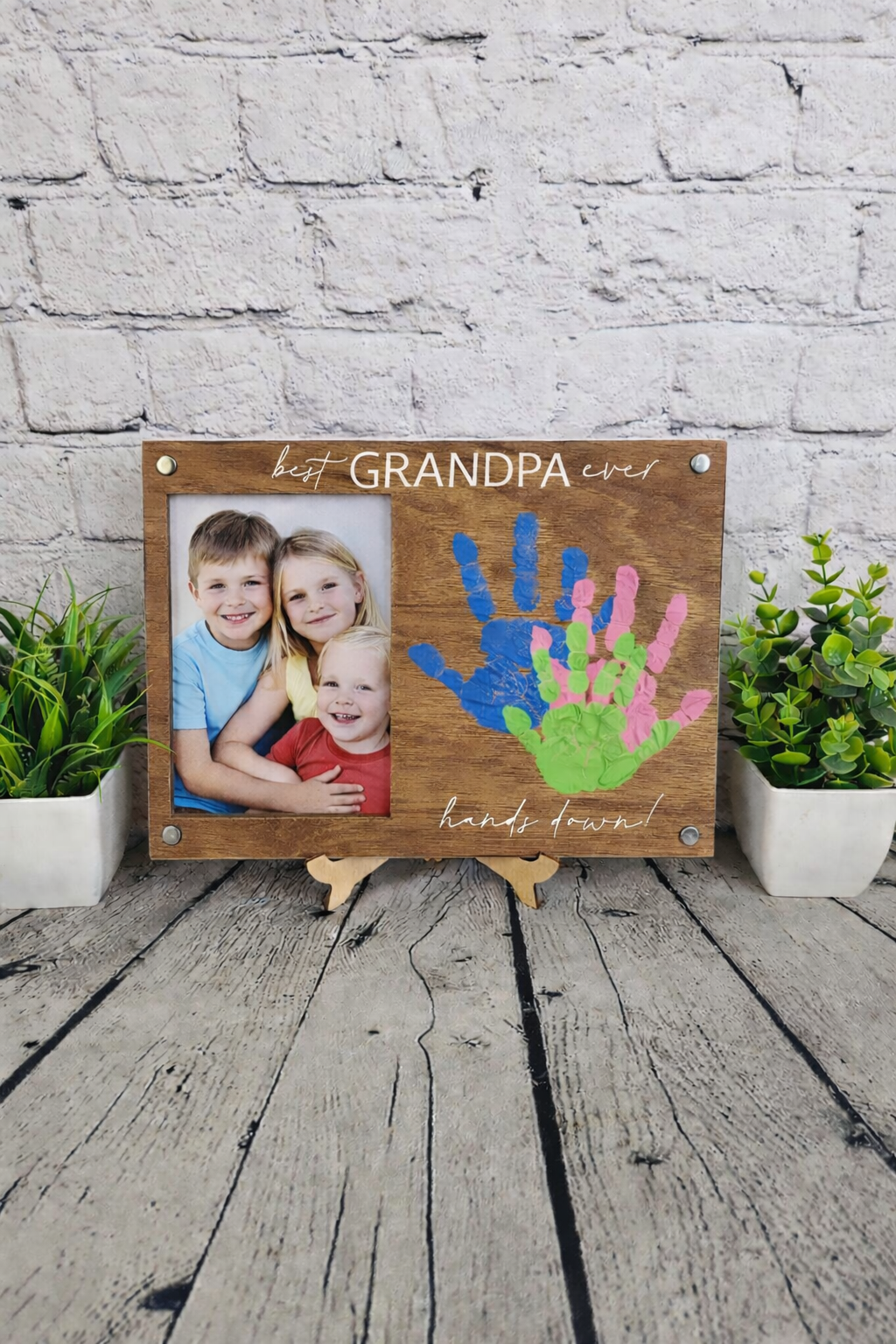 DIY “Hands Down Best GRANDPA Ever” Handprint Frame